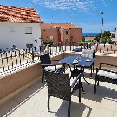 Apartman Lovor Primosten Exterior photo