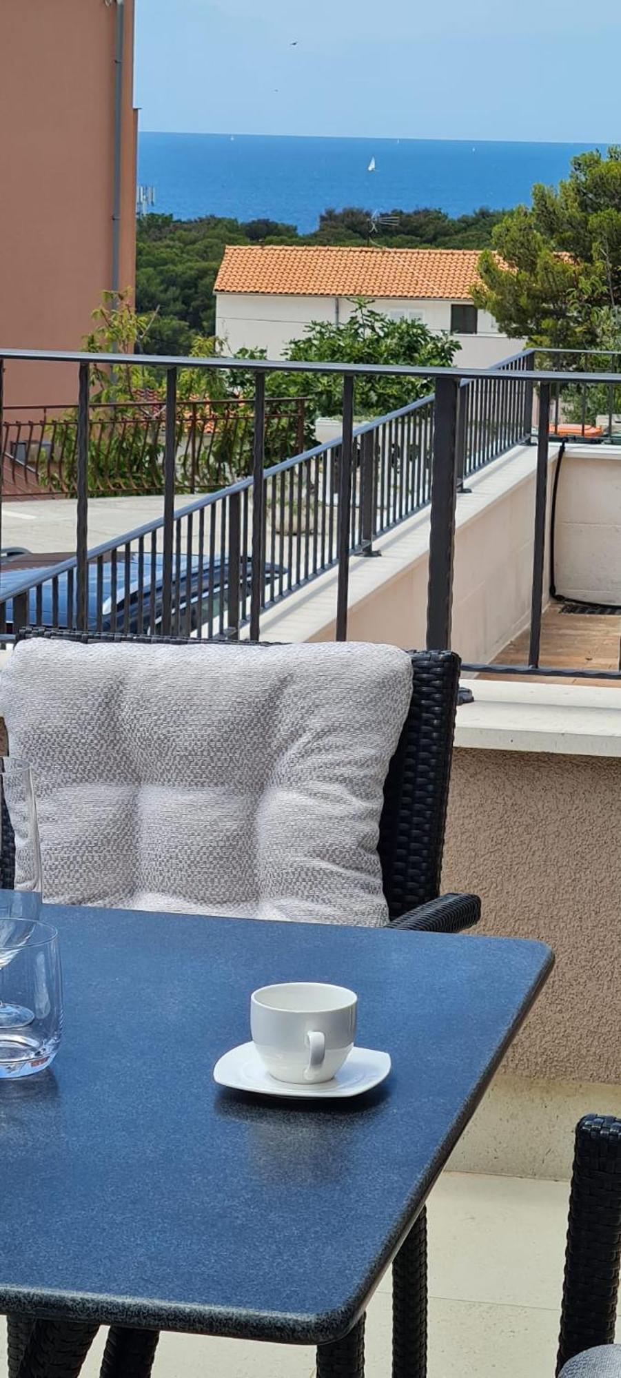 Apartman Lovor